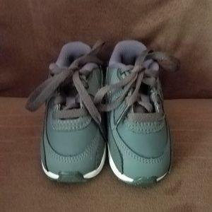 Infant sneakers